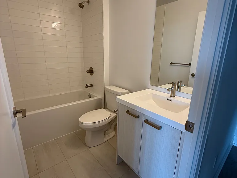 20 Soudan Ave #3804 — Photo 14