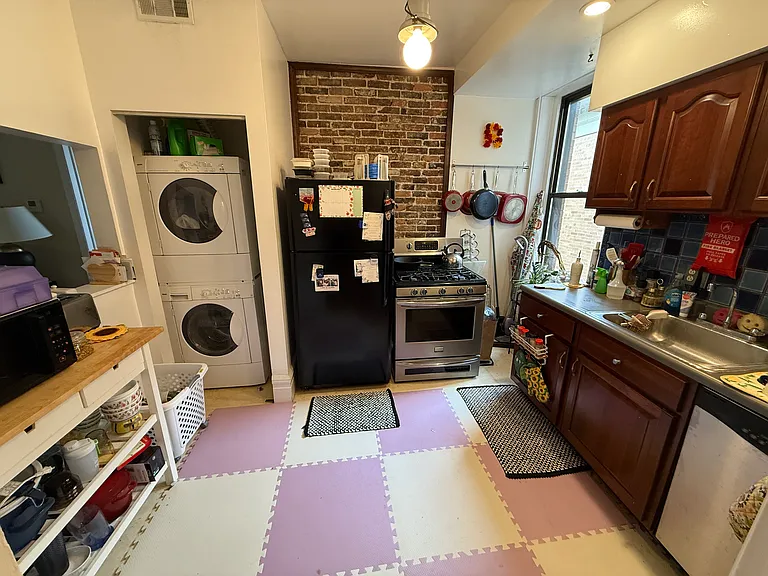 121 Grandview Ave #12 — Photo 3