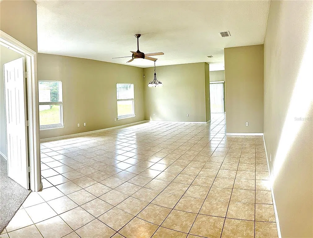 3 bed, 2.0 bath, 1550 sqft, $2,300 — Photo 2