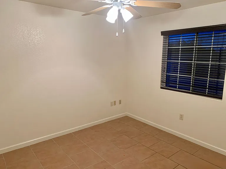 1368 E Babbitt Ln — Photo 4