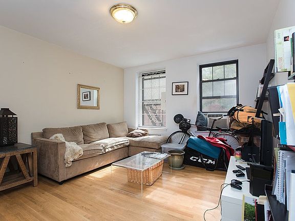 2nd image of 309 W 19th St APT 21