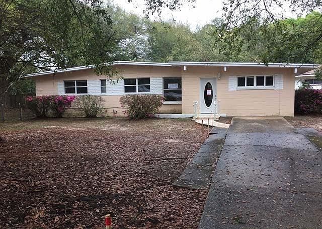 1st image of 524 S Edgewood Cir