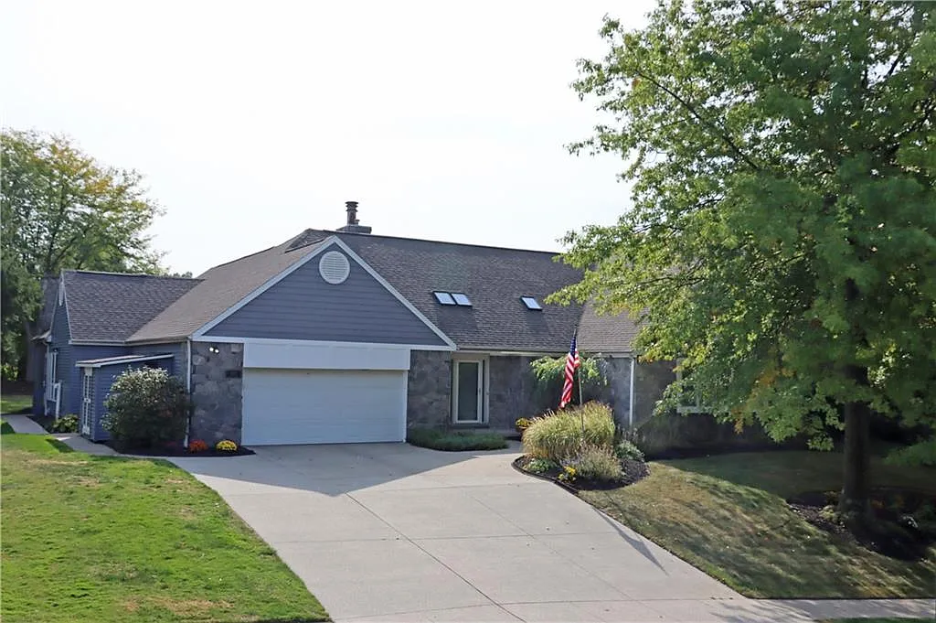 1023 Mission Dr photo 1