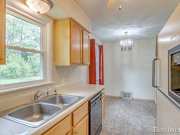 2nd image of 531 Parkside Ave NW