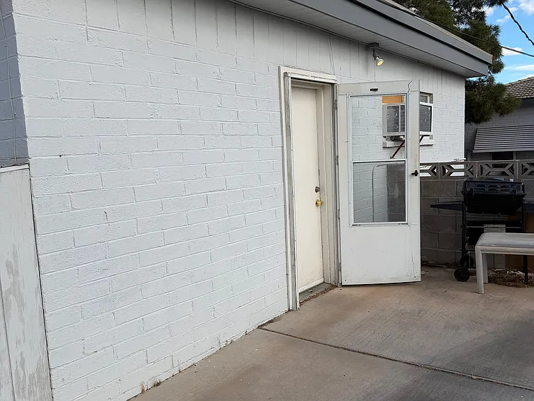 640 6th St #B — Photo 7