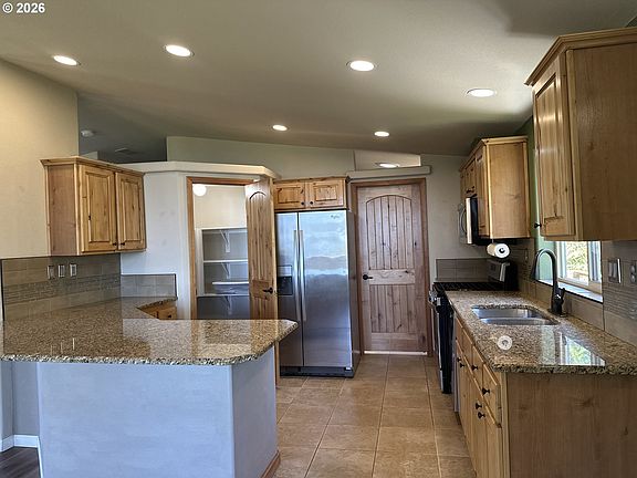 5th image of 96422 Alder Ridge Rd