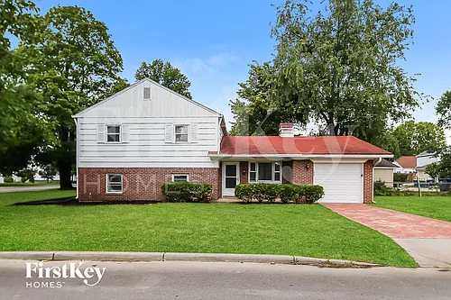 1798 Maple Ave Photo 1