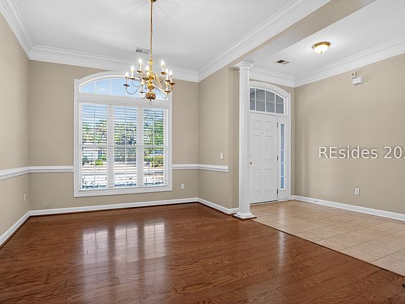 5th image of 13 Gables Ln