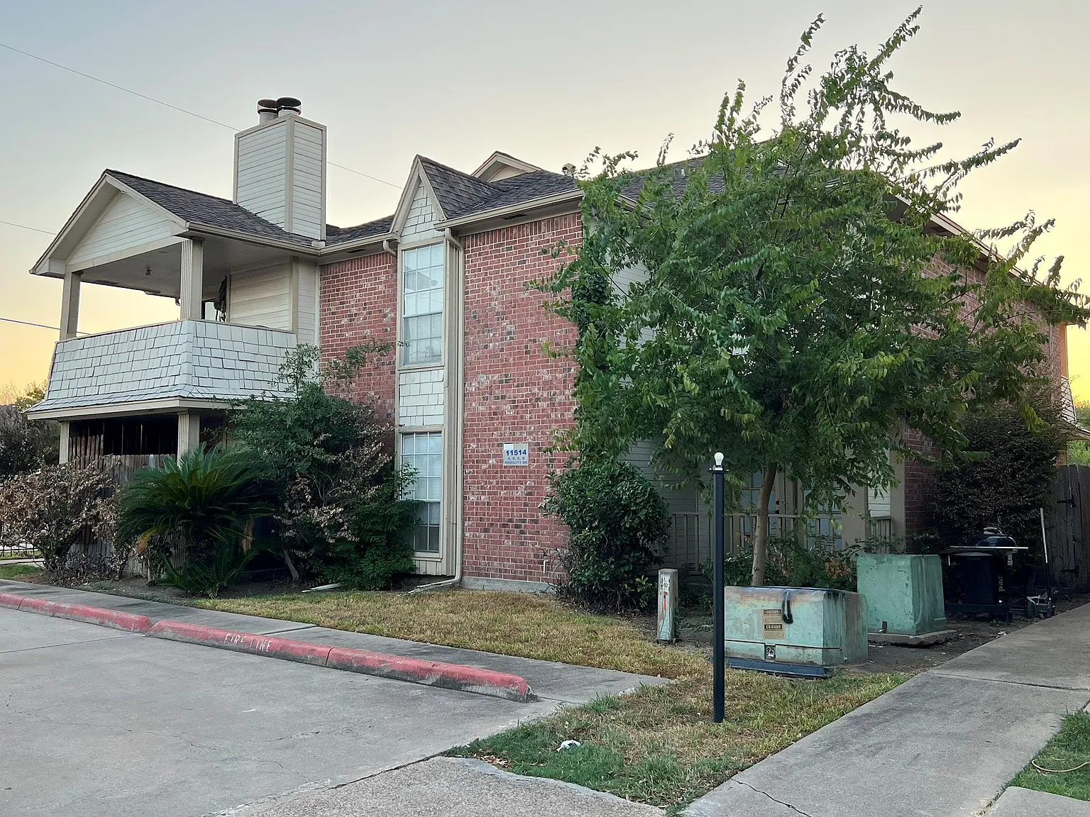 2 bed, 1.0 bath, 998 sqft, $1,150 — Photo 2