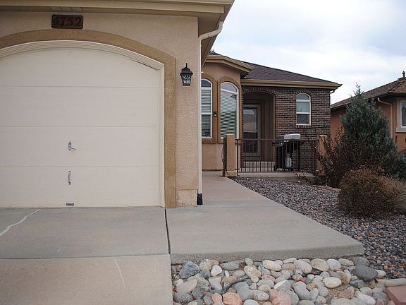 2nd image of 4752 Jamestown Dr