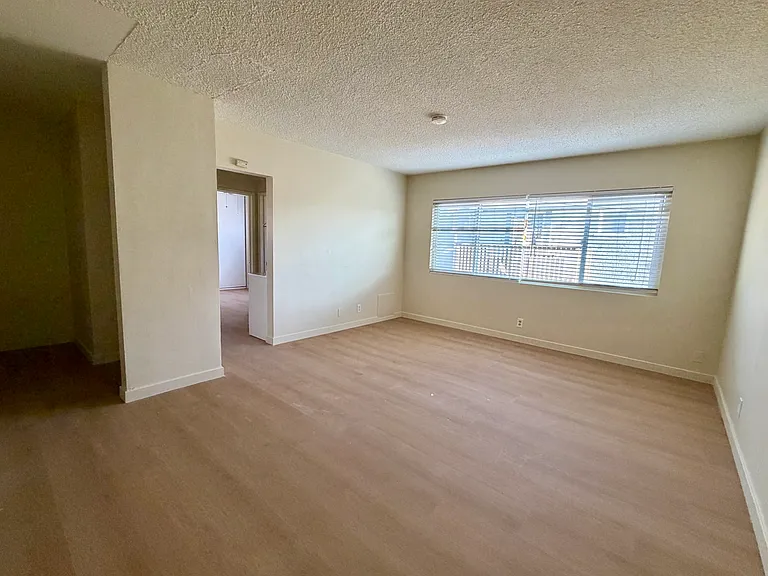1510 Locust Ave #11 — Photo 1