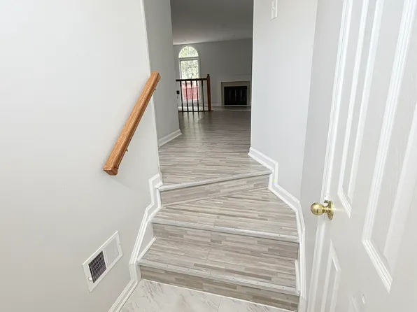 46899 Rabbitrun Ter, Sterling, VA 20164
