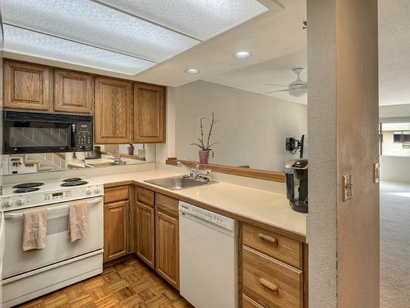 2nd image of 401 100th Ave NE APT 326