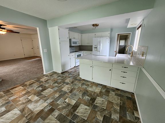 3rd image of 2536 Howard Ave