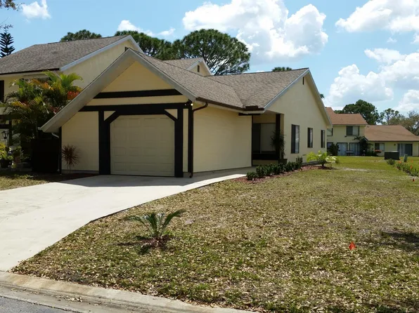 1333 SE Rivergreen Cir, Port Saint Lucie, FL 34952