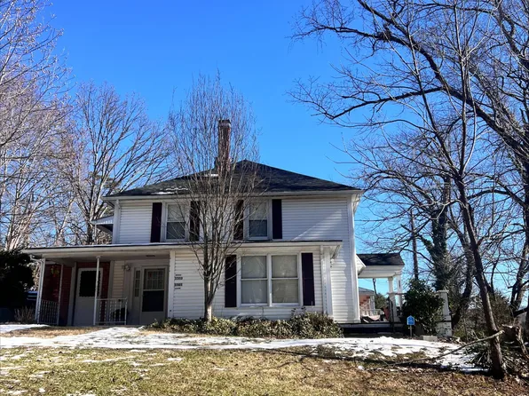 3301 Penn Forest Blvd #3303, Roanoke, VA 24018