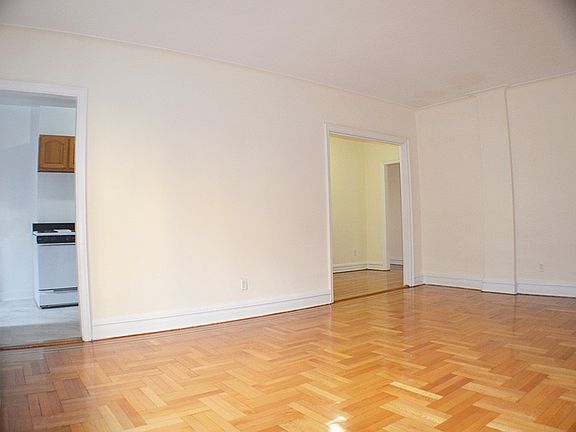 4th image of 14430 35th Ave APT B31
