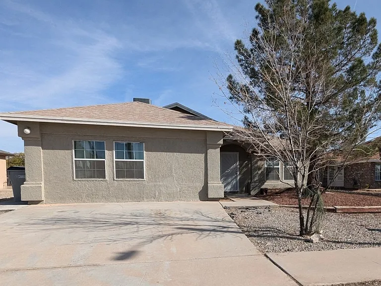 5857 W Valley Cir — Photo 2