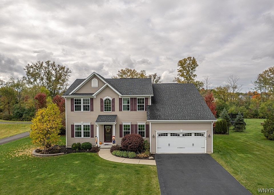 1st image of 71 Hilltowne Dr