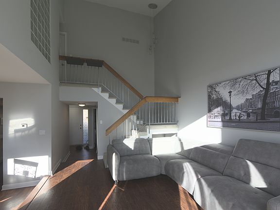 3rd image of 71 Michigan Ct