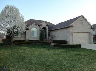 20904 Strawberry Hills Dr, Macomb, MI 48044