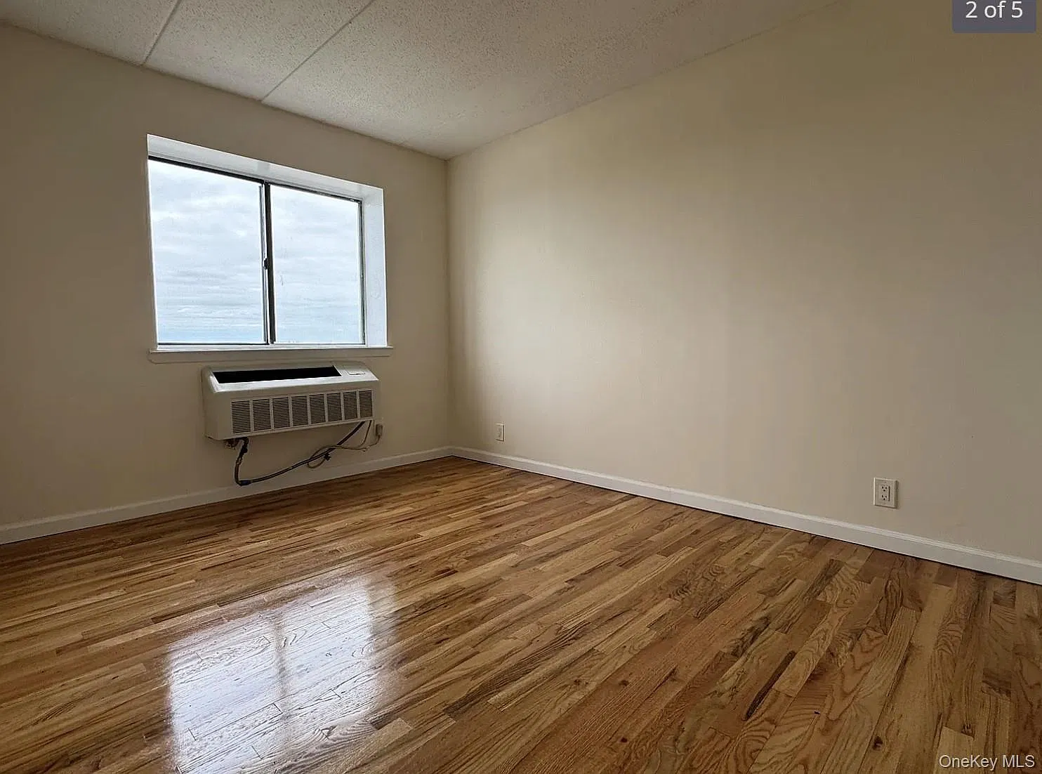 2 bed, 850 sqft, $2,800 — Photo 2