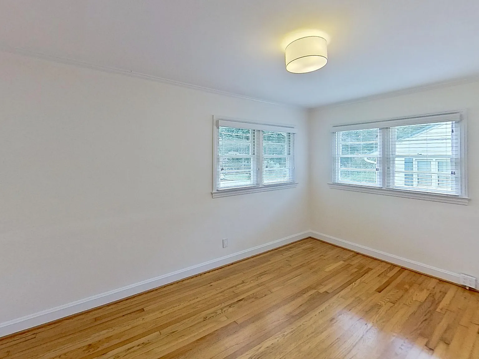 2 bed, 1052 sqft, $1,395 — Photo 4
