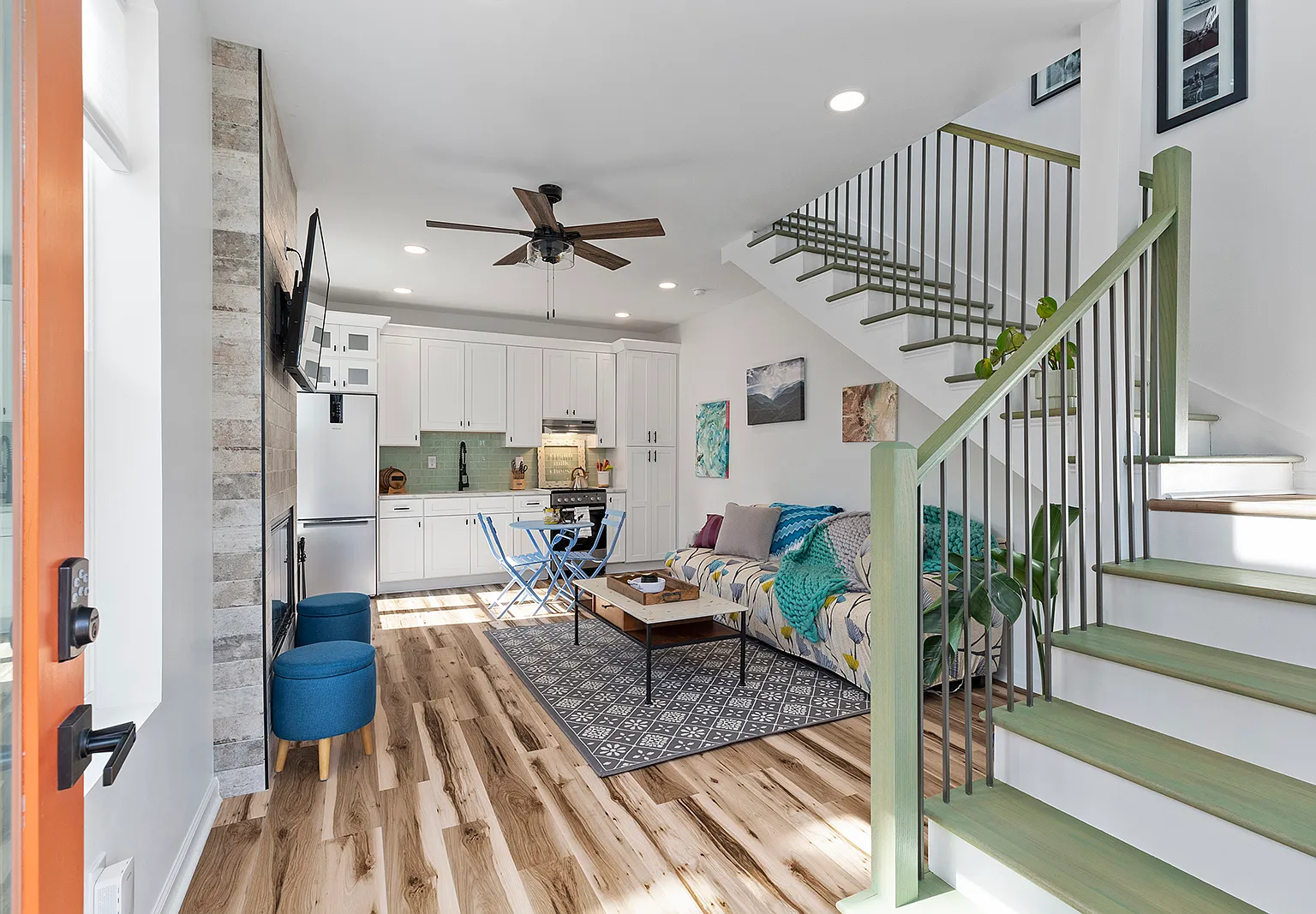 1 bed, 750 sqft, $1,800 — Photo 2
