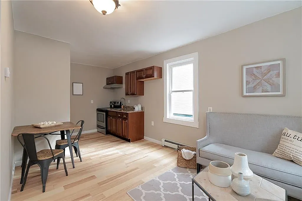 2 bed, 604 sqft, $1,600 — Photo 1