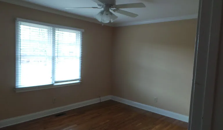 1010 Lorraine St — Photo 2