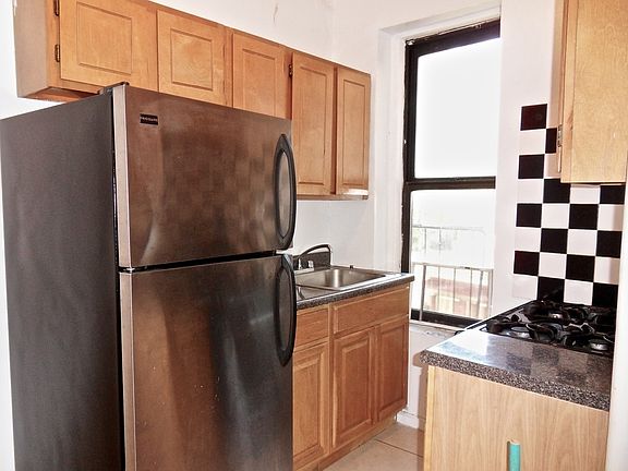 2nd image of 305 Ocean Ave #D2