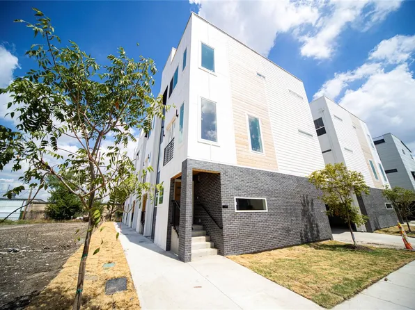 236 Urbane Crest Dr, Fort Worth, TX 76107