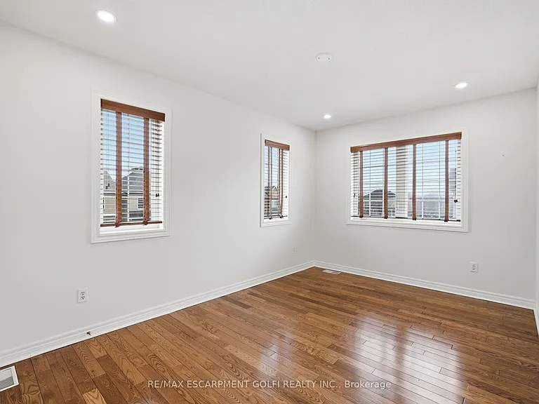 100 Springstead Ave — Photo 22