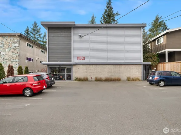 11521 Greenwood Avenue N, Seattle, WA 98133