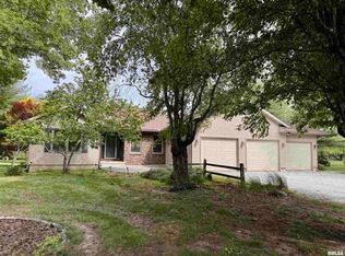 12101 N 1050th Rd, Macomb, IL 61455
