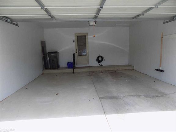 3rd image of 15515 Mary Ct