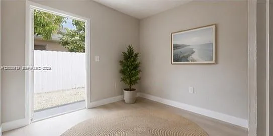 891 SW 5th St #4 — Photo 8