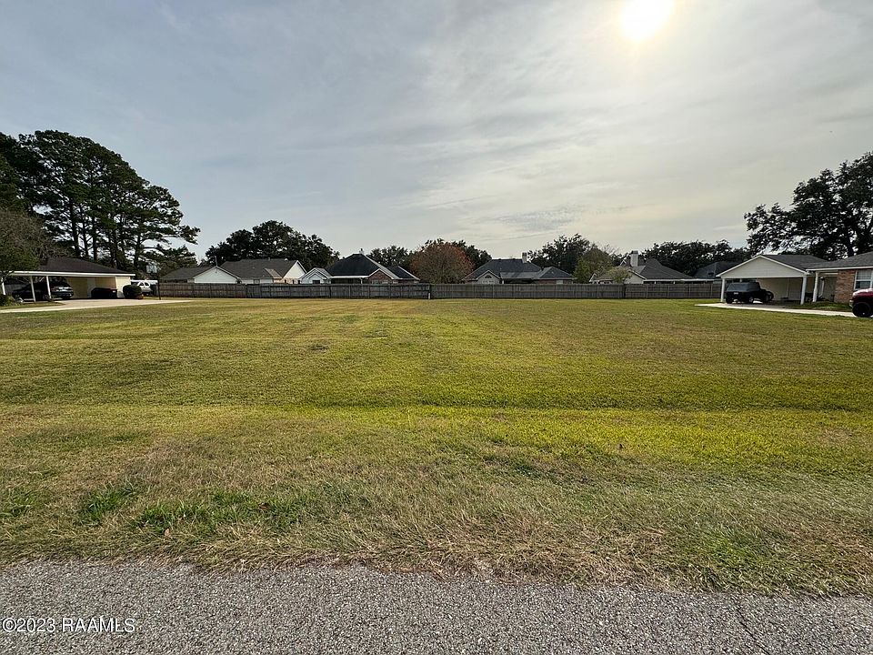 2nd image of 108 Twin Lakes Dr