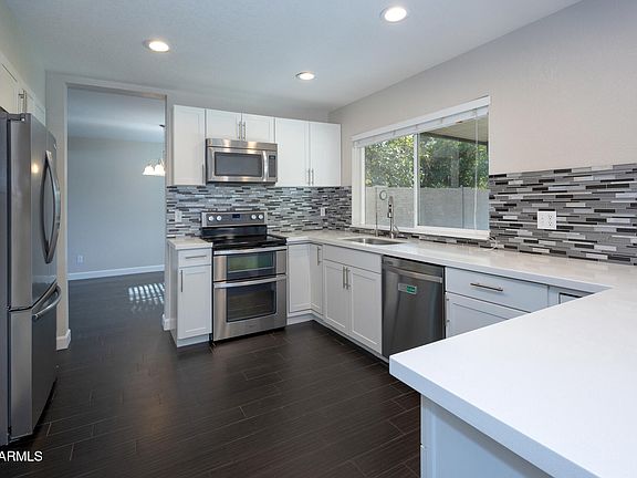 5th image of 933 E DRIFTWOOD Drive