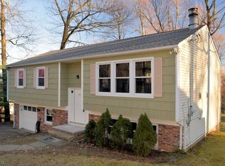 22 Mondamin Rd, Highland Lakes, NJ 07422