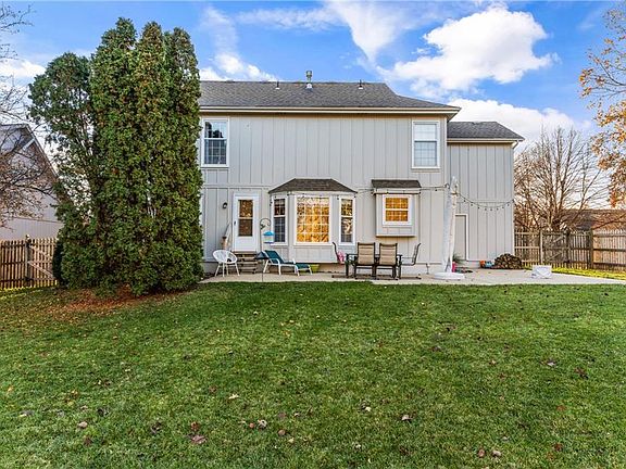 4th image of 10325 Ballentine St