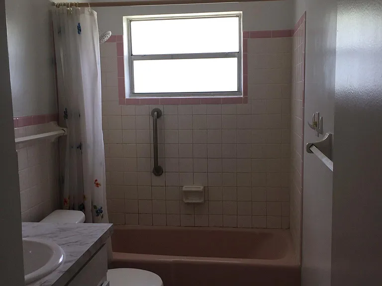 1351 Almond St — Photo 11