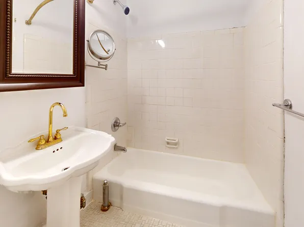 205 East 89th Street 2A image 6 of 6