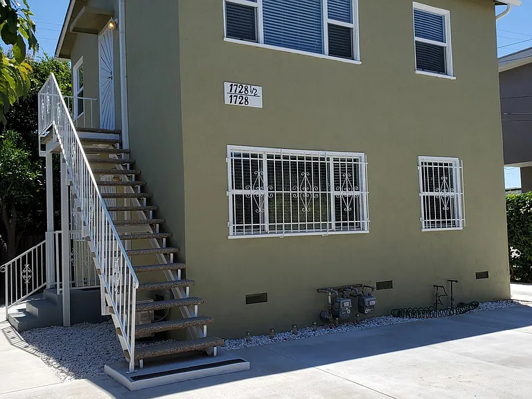 1728 6th Ave #1/2 — Photo 32