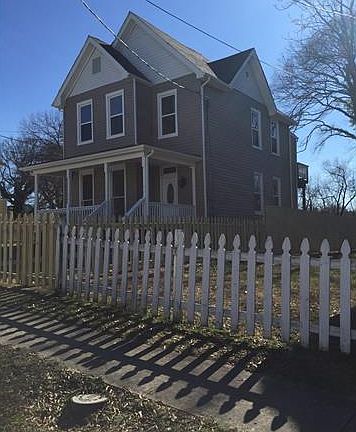 2nd image of 201 Yancey St