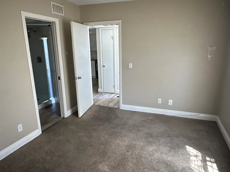 3823 S Maryland Pkwy — Photo 20