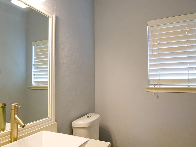Guest Bathroom - Main floor