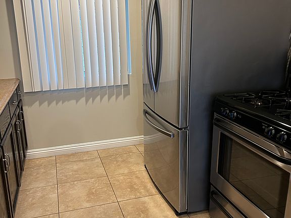 4th image of 837 E Santa Anita Ave
