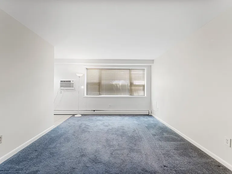 7034 Strathmore St #5 — Photo 3