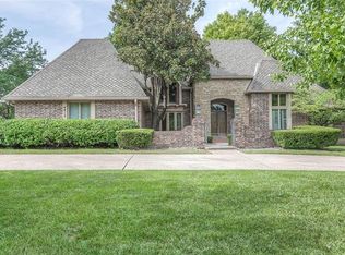 4812 W 86th St, Prairie Village, KS 66207